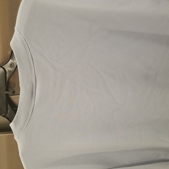 💕ZELLA💕 Coastal Side Split Crewneck Sweatshirt ~ Feather Blue Medium M NWT - Picture 5 of 7